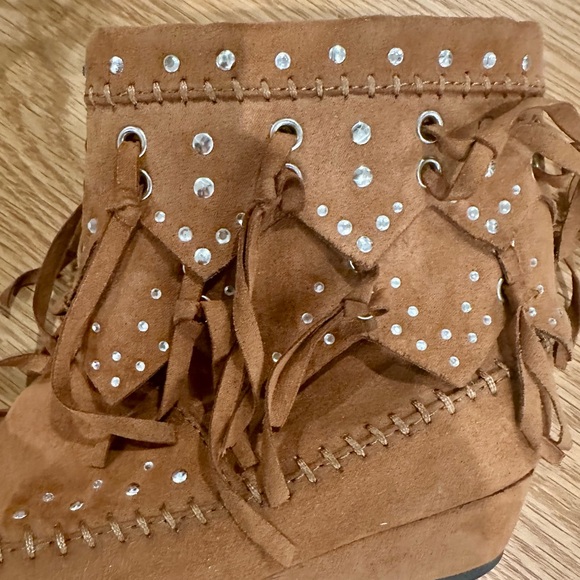 Justice Brown Fringe and Rhinestone Booties Size 3 - Picture 11 of 15